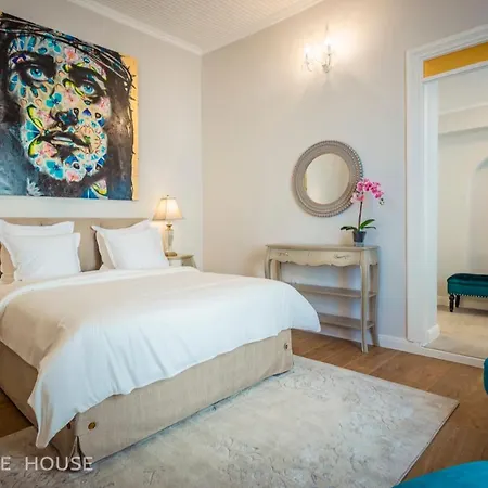 No13 Boutique House בורגאס