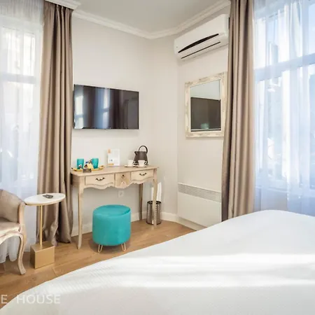 No13 Boutique House Гостевой дом
