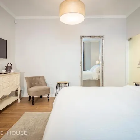 No13 Boutique House 3* בורגאס