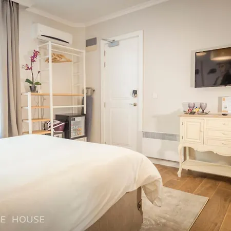 No13 Boutique House Бургас