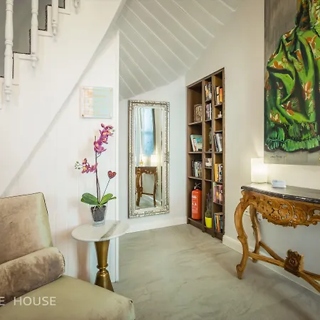 No13 Boutique House Гостевой дом