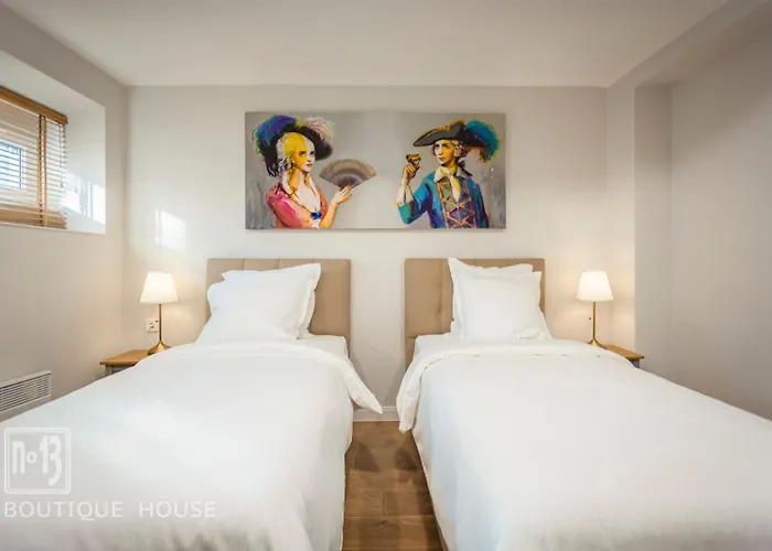 No13 Boutique House Μπουργκάς