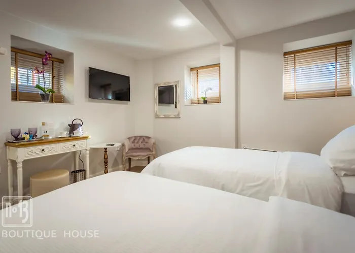 Πανσιόν No13 Boutique House Μπουργκάς