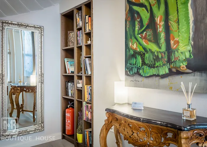 Πανσιόν No13 Boutique House Μπουργκάς