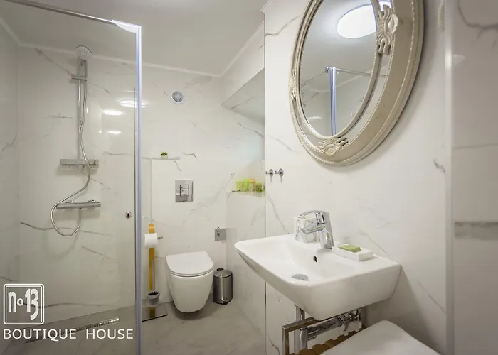 Πανσιόν No13 Boutique House