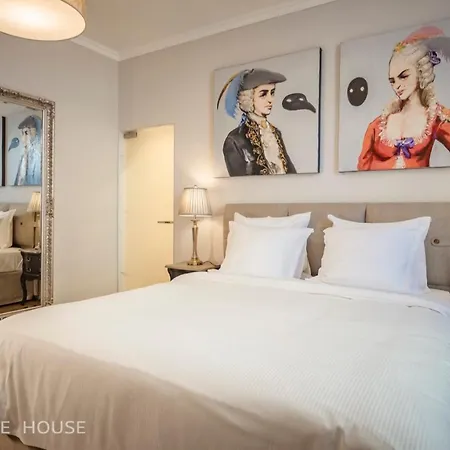 No13 Boutique House Къща за гости Бургас