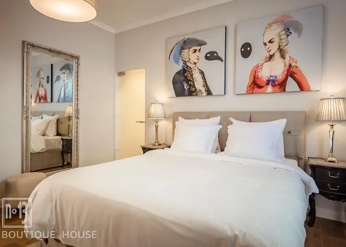 No13 Boutique House Gasthof Burgas City